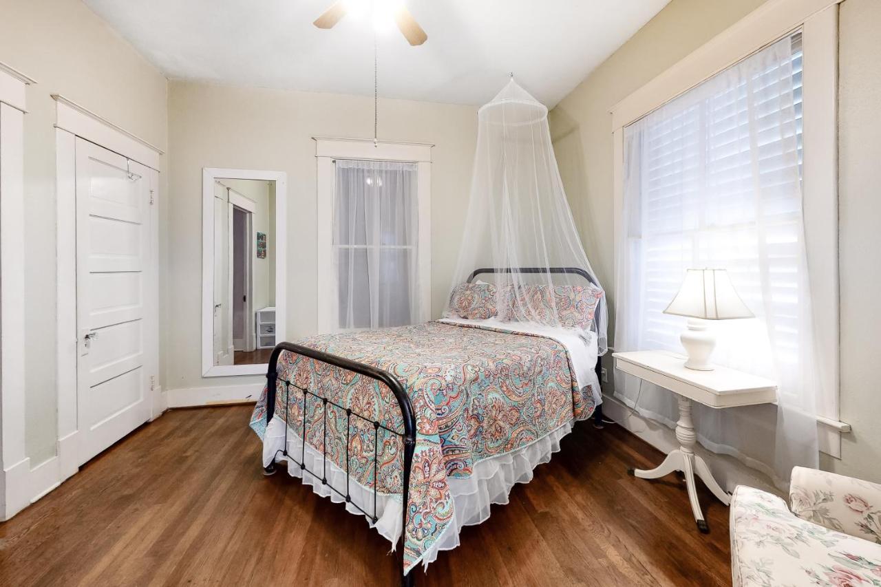 Castaway Cottage Galveston Exterior photo