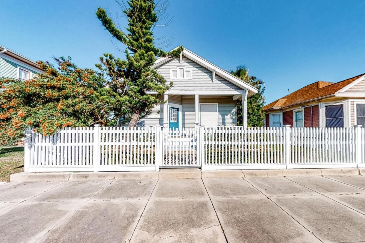 Castaway Cottage Galveston Exterior photo