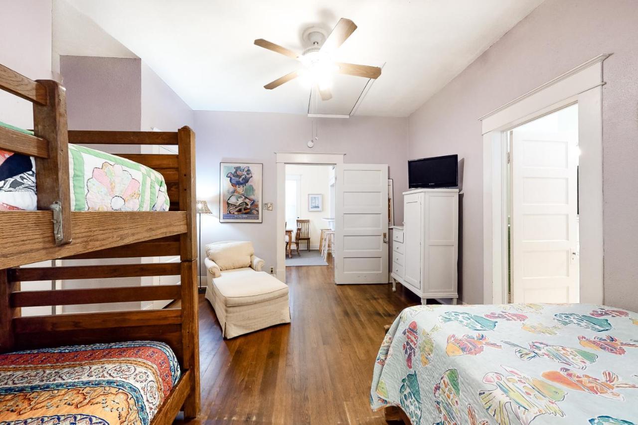 Castaway Cottage Galveston Exterior photo