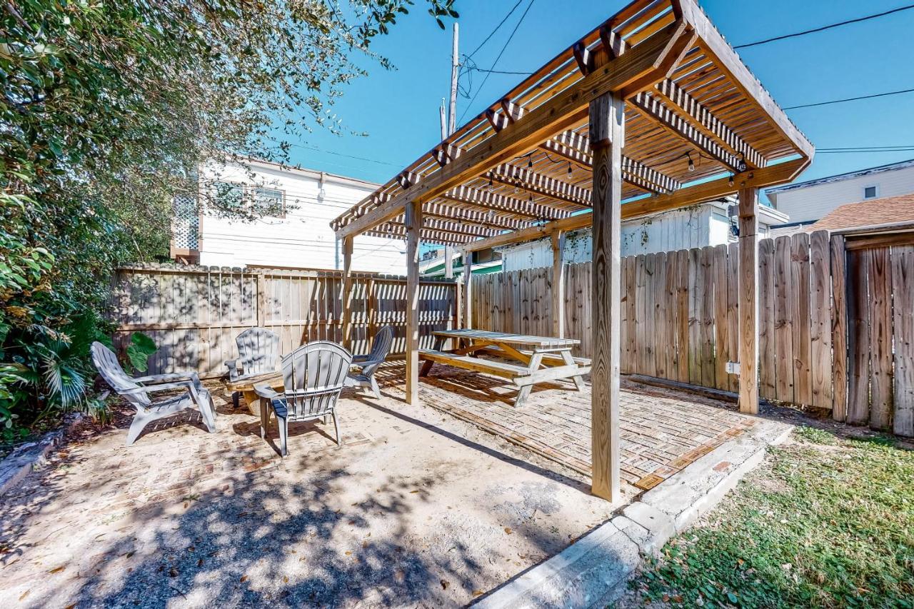 Castaway Cottage Galveston Exterior photo